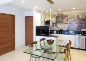 Luxe 2 BR Condo on the Beach